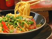 //sunayanagupta.com/recipeimages/138X184/Garlic Noodles With French Beans & Peppers Recipe