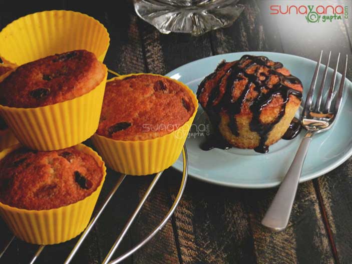 brandied-raisin-and-walnut-muffin-recipe-596